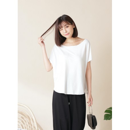Loose U neck t-shirt